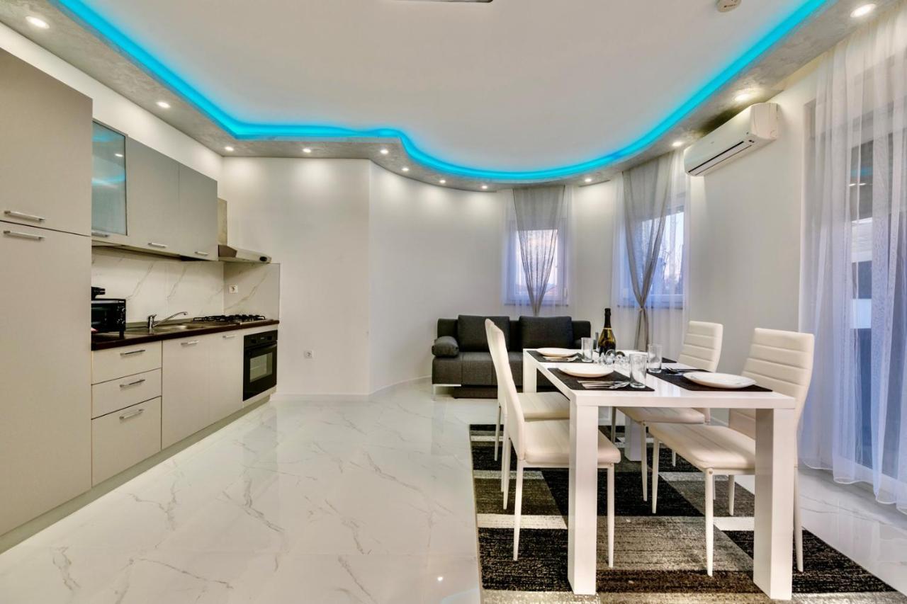 Complex Villa White Pula Extérieur photo